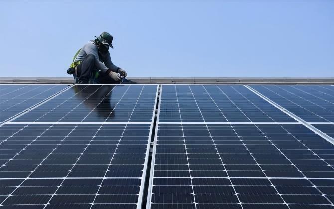 導熱硅膠片如何打破PVT光伏板轉化效率瓶頸？